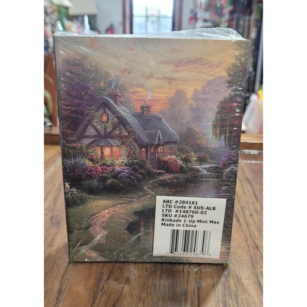 Thomas Kinkade 4x6-100 Count photo album Painter of Light - A Quiet Evening